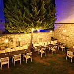 Mavi فندق